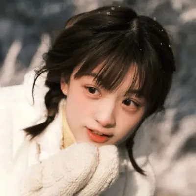 高清意境女头像图片(22张)