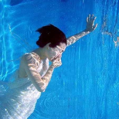 高清意境女头像图片(22张)