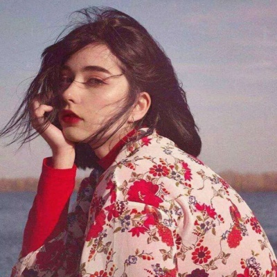 高清仙气飘飘的欧美头像图片大全(共24张)