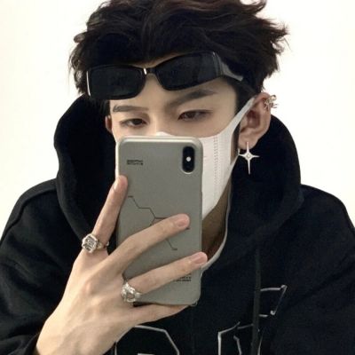 超级好看的真人男生头像(共20张)