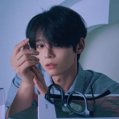 好看又耐看的头像男(24张)