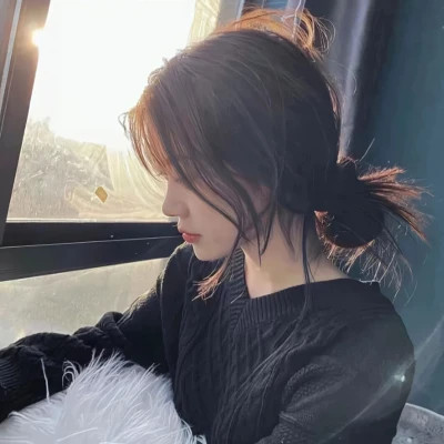 2023最火的头像女生款高清图片大全(共24张)