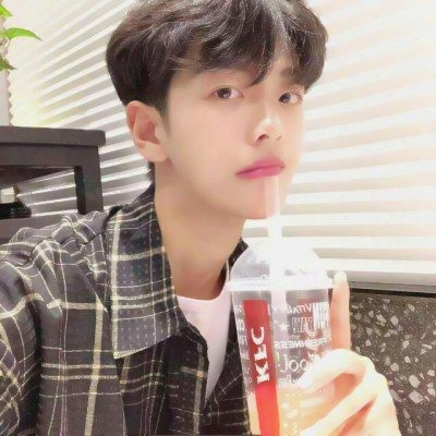 帅气阳光男孩微信头像(精选30张)