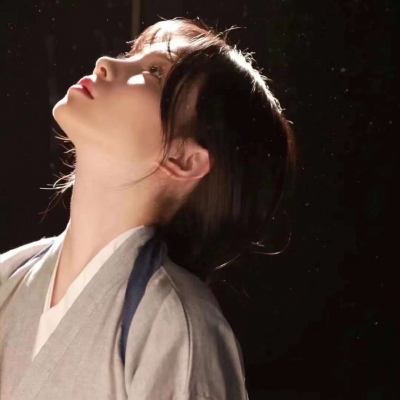 2023一左一右创意情侣头像(精选28张)