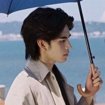 2023一左一右创意情侣头像(精选28张)