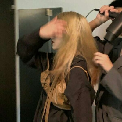 2023一左一右创意情侣头像(精选28张)