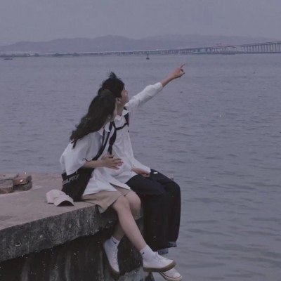 2023一左一右创意情侣头像(精选28张)