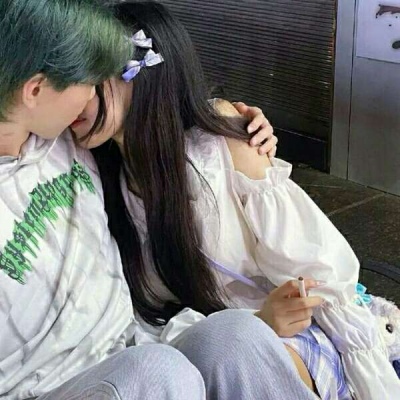 2023一左一右创意情侣头像(精选28张)