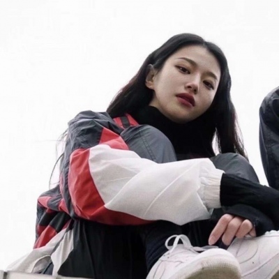 2023一左一右创意情侣头像(精选28张)