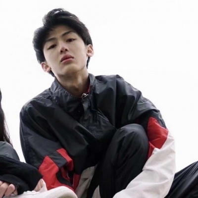 2023一左一右创意情侣头像(精选28张)