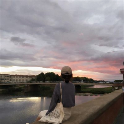 高级情侣头像一人一张(优选22张)