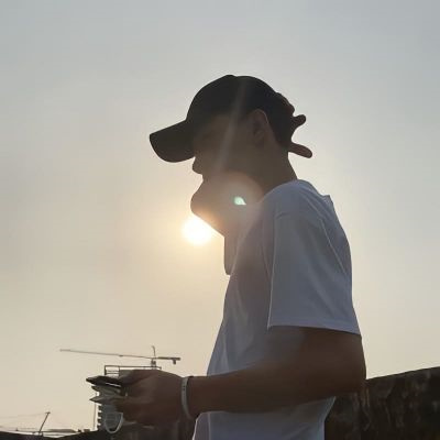 高级情侣头像一人一张(优选22张)