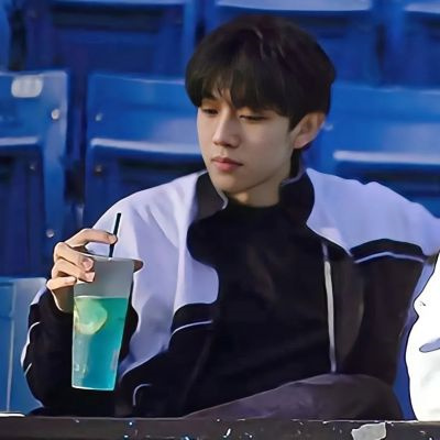 高级情侣头像一人一张(优选22张)