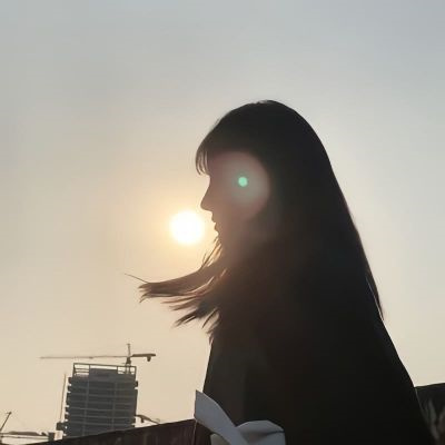 高级情侣头像一人一张(优选22张)