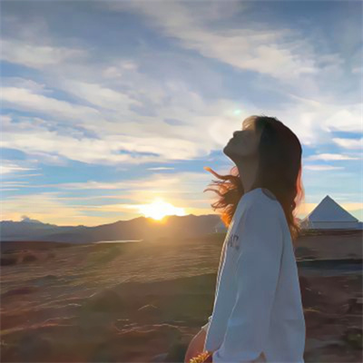 高级情侣头像一人一张(优选22张)