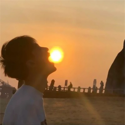 高级情侣头像一人一张(优选22张)