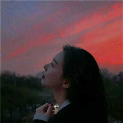 微信情头情侣一人一张(优选22张)