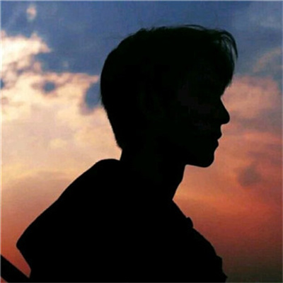 微信情头情侣一人一张(优选22张)