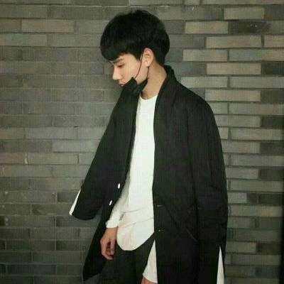 微信情头情侣一人一张(优选22张)