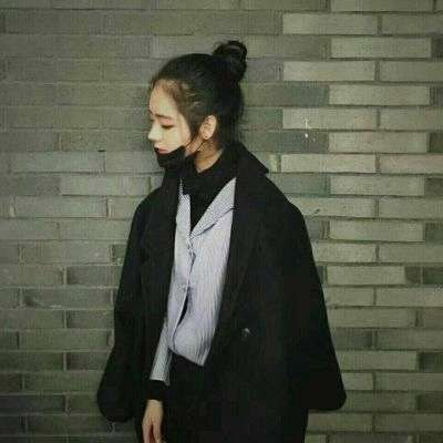 微信情头情侣一人一张(优选22张)