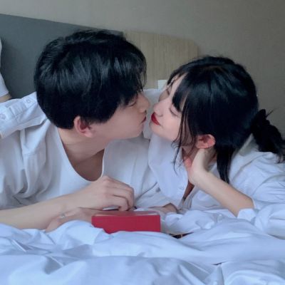 2023高级感不俗气的情侣头像(精选16张)