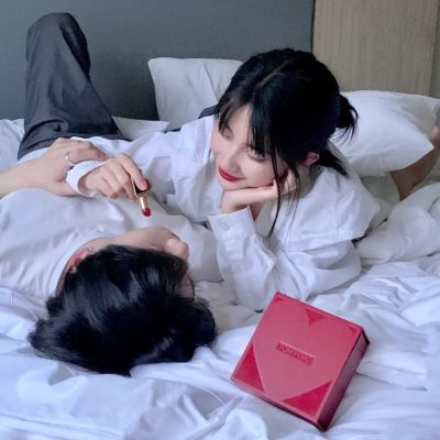 2023高级感不俗气的情侣头像(精选16张)