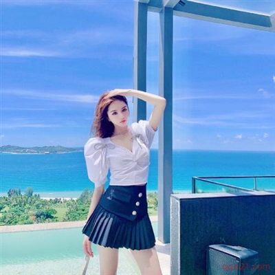 女生海边头像背影图片(26张)