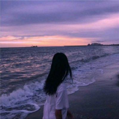 女生海边头像背影图片(26张)