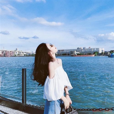 女生海边头像背影图片(26张)