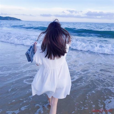 女生海边头像背影图片(26张)