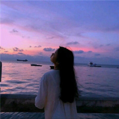 女生海边头像背影图片(26张)