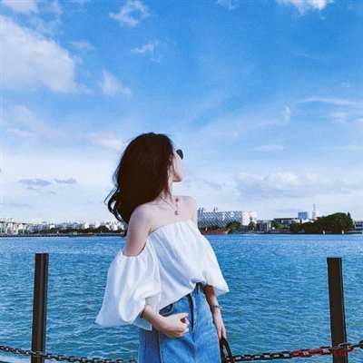 女生海边头像背影图片(26张)