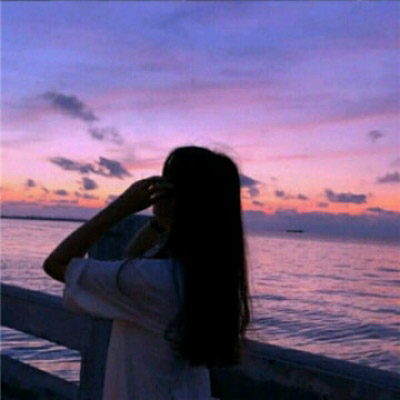 女生海边头像背影图片(26张)