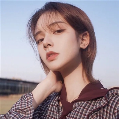 2023气质女头像高清图片(共22张)