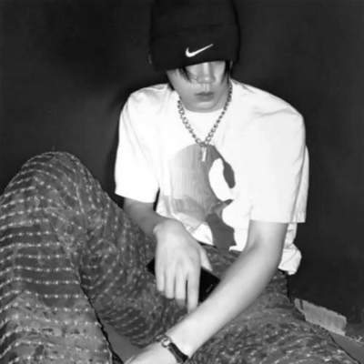 高清男头黑白伤感图片(优选20张)