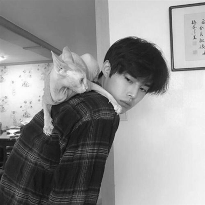 高清男头黑白伤感图片(优选20张)