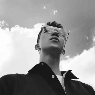 高清男头黑白伤感图片(优选20张)