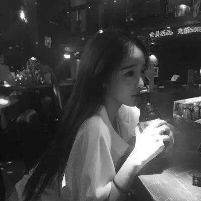 黑色高清头像女生头像(优选24张)