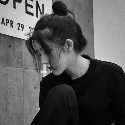 黑色高清头像女生头像(优选24张)