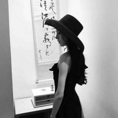 黑色高清头像女生头像(优选24张)