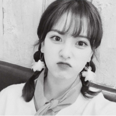 黑色高清头像女生头像(优选24张)