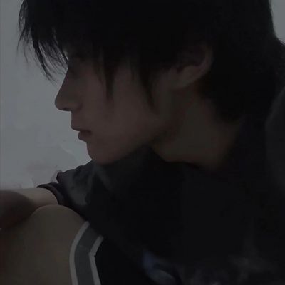 男生暗系帅气头像图片(精选20张)