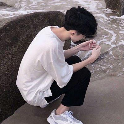 又霸气又高冷的男生头像(精选32张)