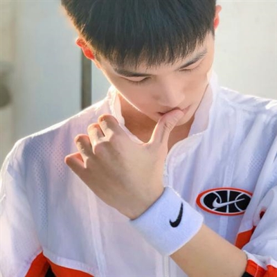 又霸气又高冷的男生头像(精选32张)