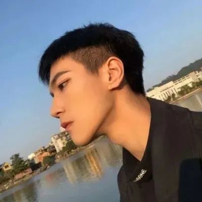 英俊潇洒帅气微信头像(精选32张)