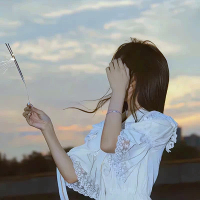 高清好看的女生头像自然清纯图片大全(共22张)