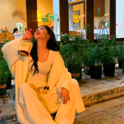 好看的高清女头像图片大全(共22张)