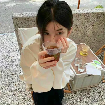 好看的高清女头像图片大全(共22张)