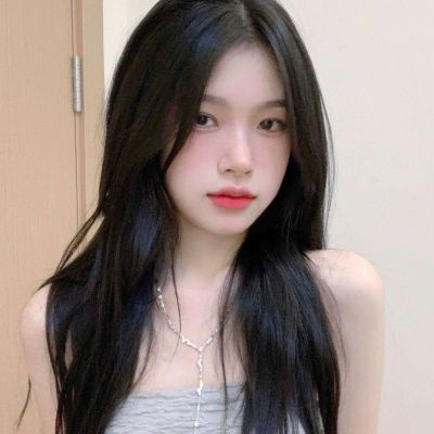 好看的长发女生头像(优选22张)