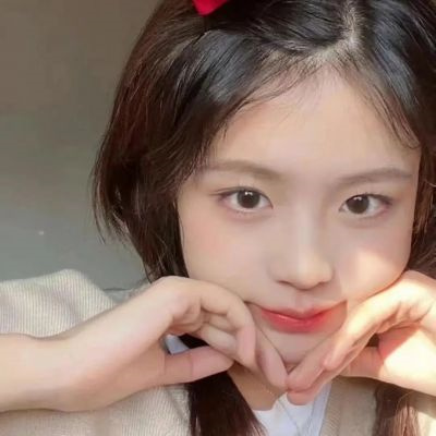 好看的长发女生头像(优选22张)